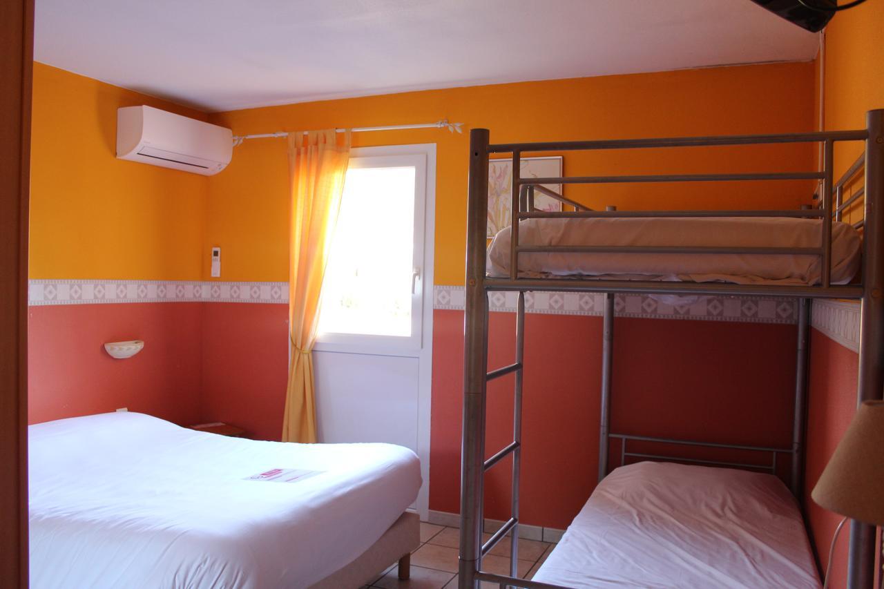 Hotel Logis La Grande Bastide Oraison Esterno foto
